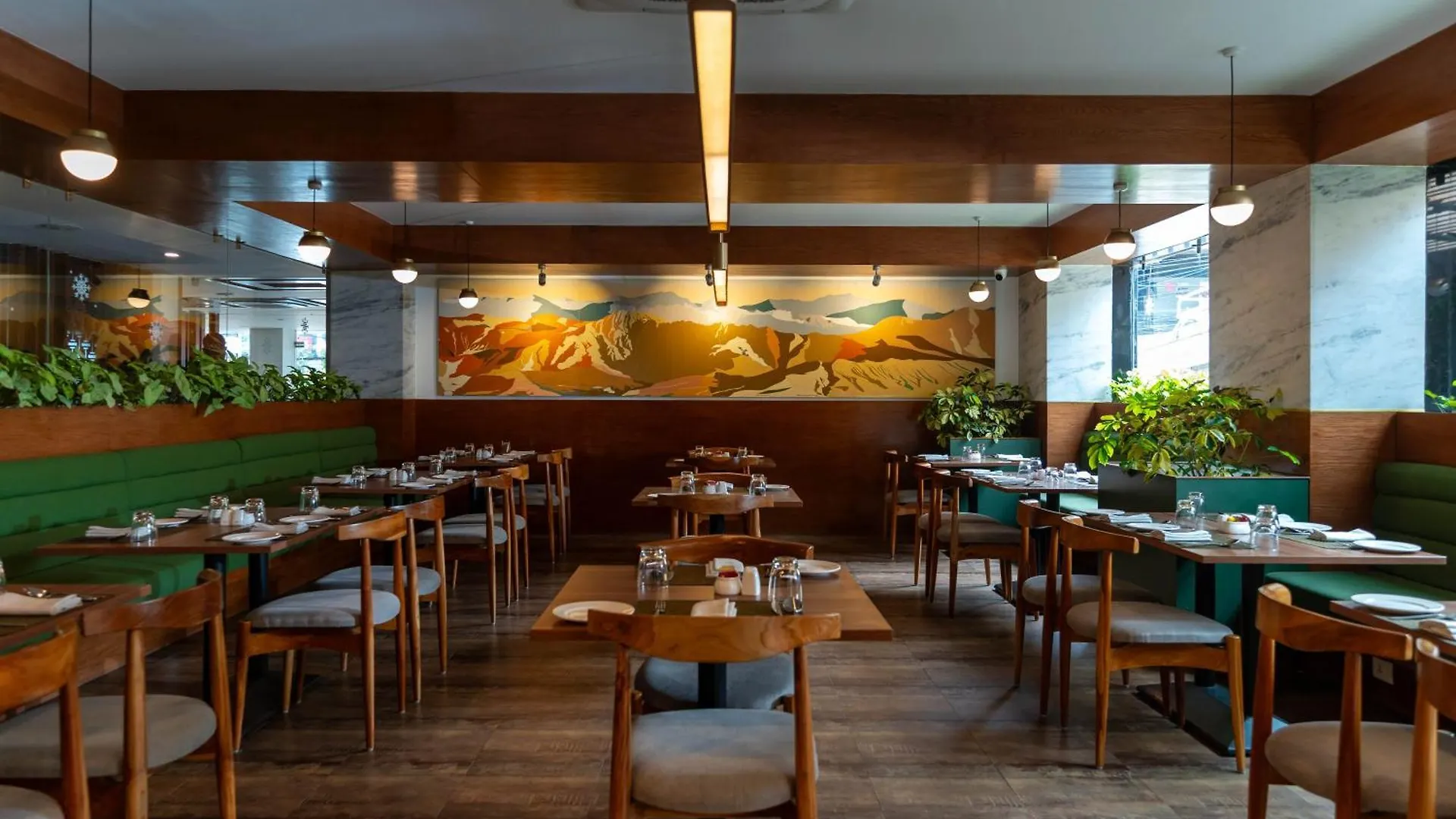 Hotel Shambala Kathmandu 4*,