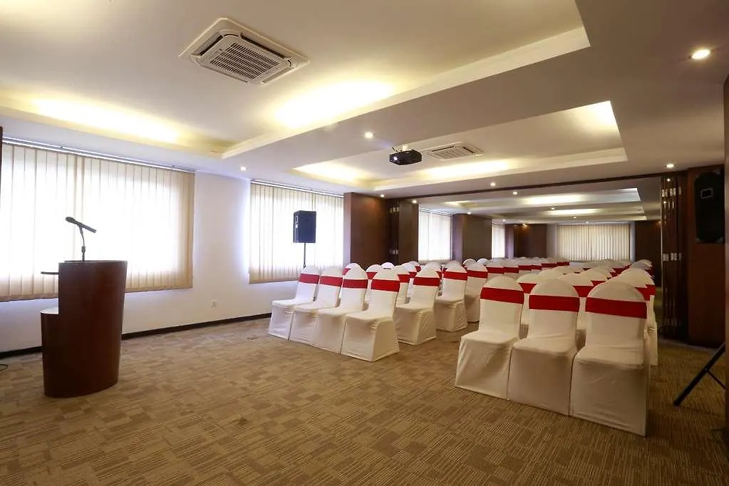 Hotel Shambala Kathmandu 4*,